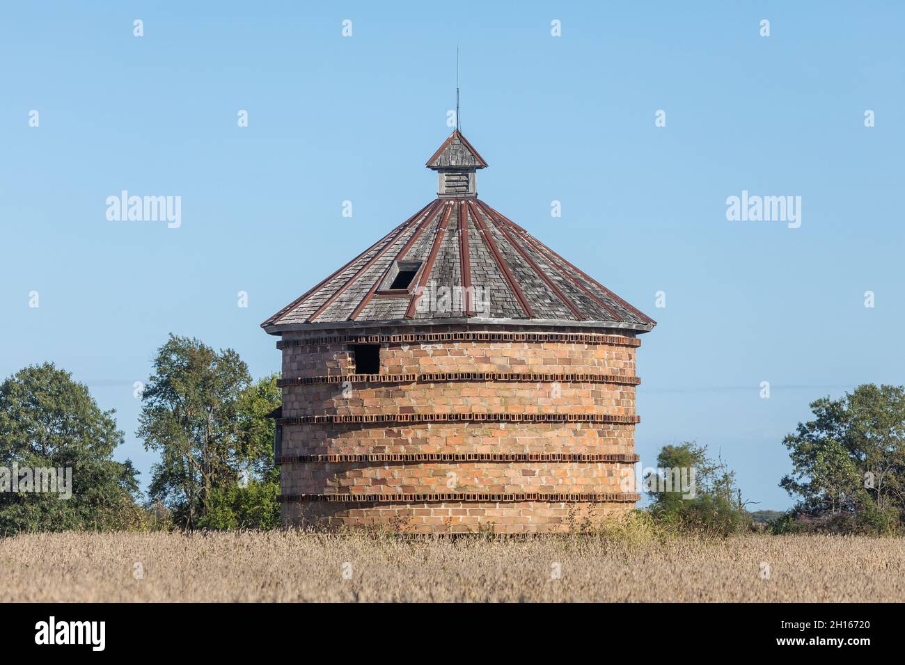 Corn crib High Resolution Stock Photography and Images Alamy