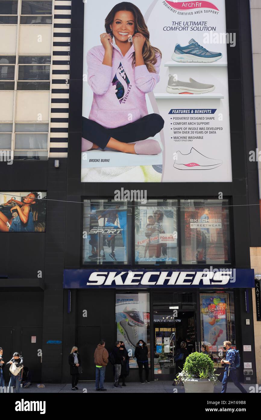 Skechers store on 34th Street.Midtown Manhattan.New York City.USA Stock  Photo - Alamy