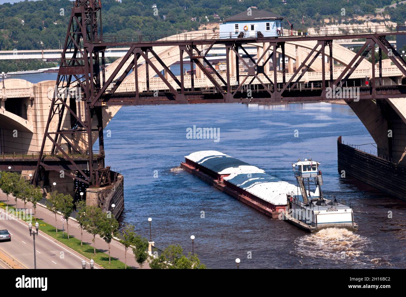 Downtown St Paul Framed By The High Bridge Stock Photo - Download Image Now  - St. Paul - Minnesota, Minnesota, Downtown District - iStock