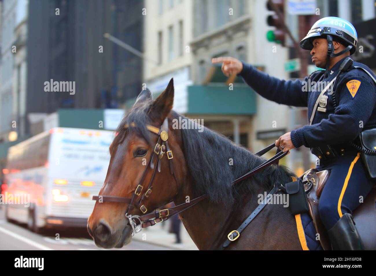 nypd horse unit patrol in New York Stock Photo Alamy