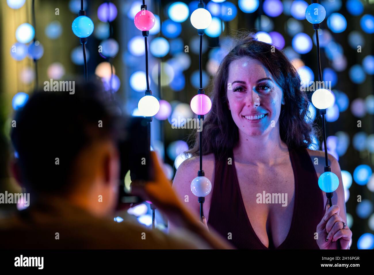 Orlando, United States. 12th Oct, 2021. Attendee enjoys a light