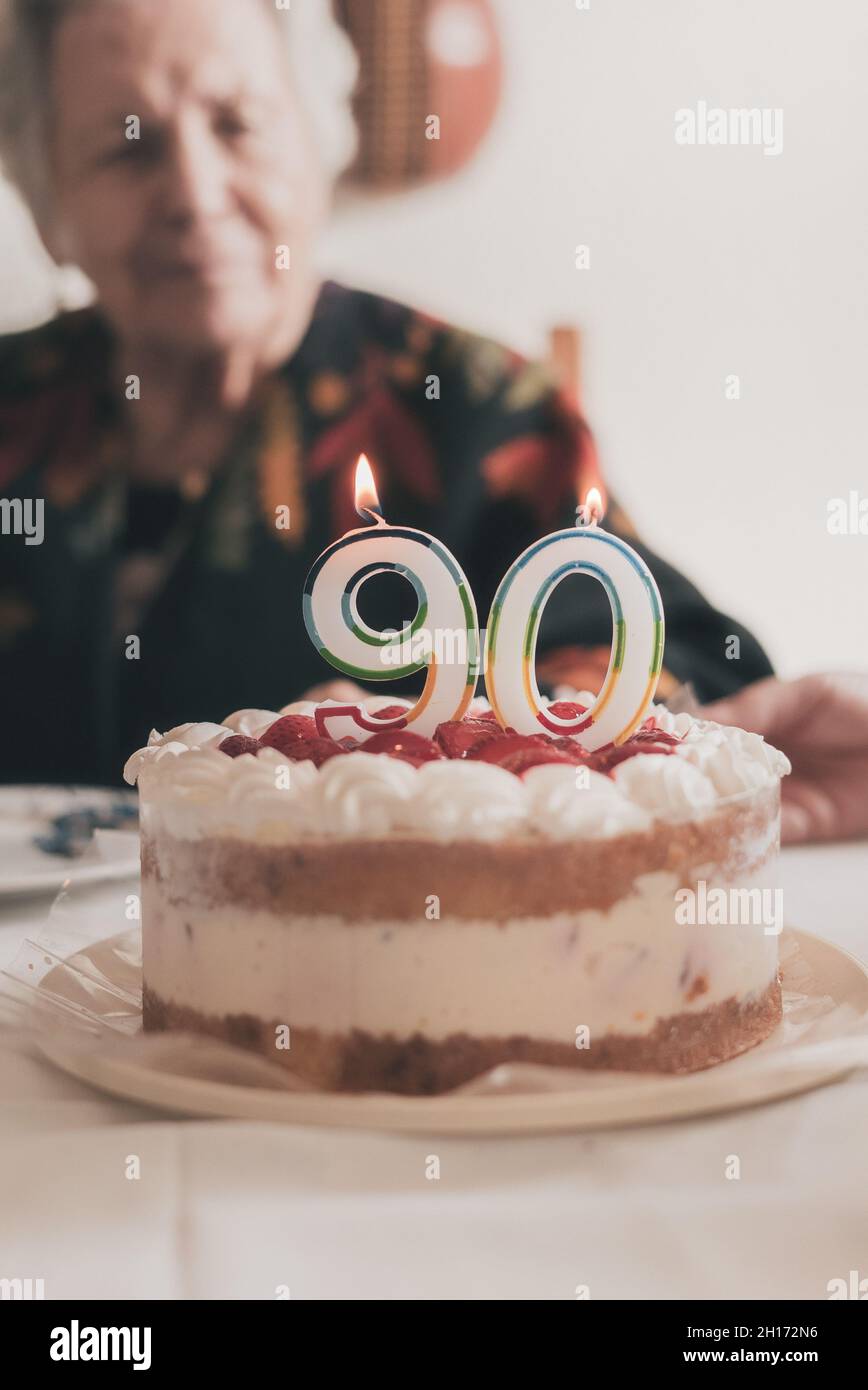 90th birthday cake hi-res stock photography and images - Alamy