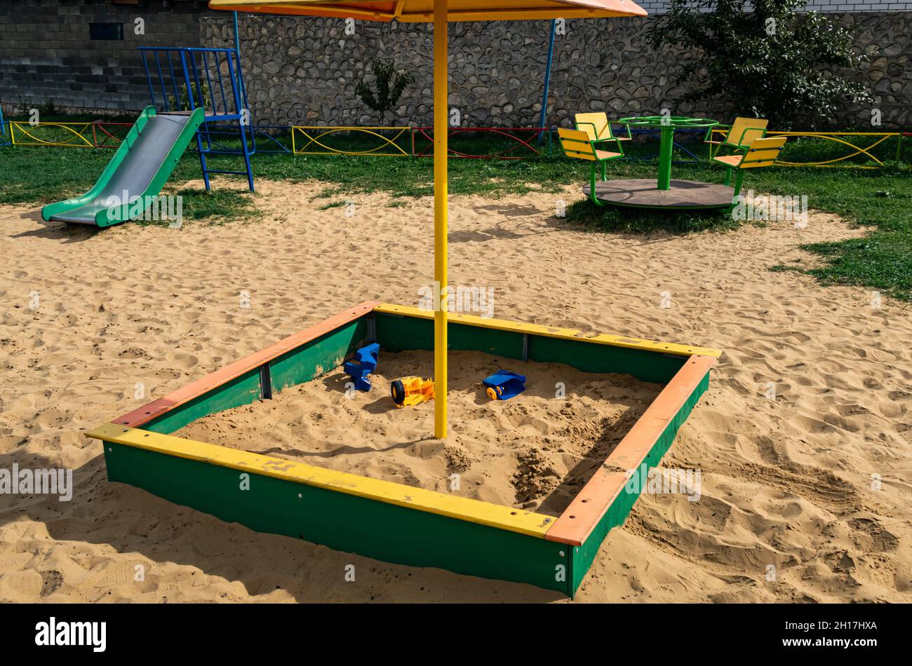 Broken toys hires stock photography and images Alamy