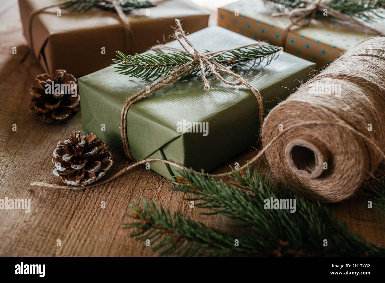 Christmas Gift Wrapping Paper 6 Pcs,kraft Paper 70x50cm With 6 Unique  Designs,with Jute String And