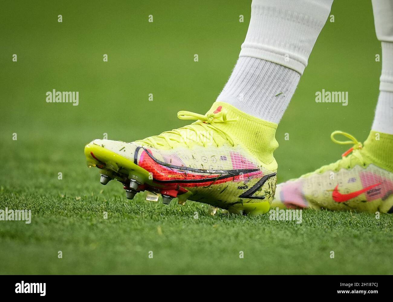 Leicester, UK. 16th Oct, 2021. The nike football boots of Jadon Sancho of  Man Utd during the Premier League match between Leicester City and  Manchester United at the King Power Stadium, Leicester,