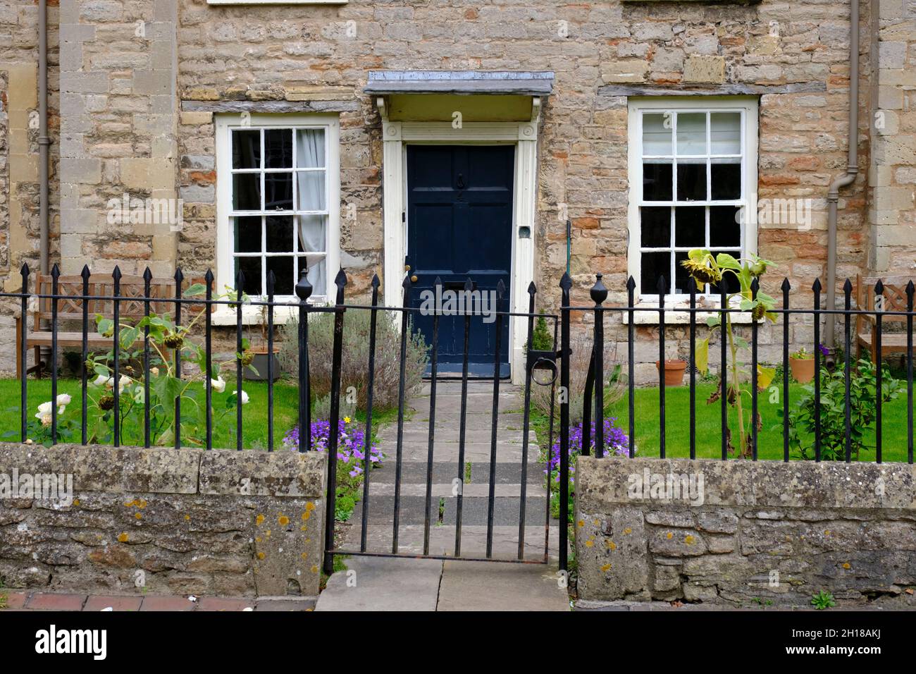 Around Wells, a small city in somerset UK. Cottage on the Vicars close. Stock Photo