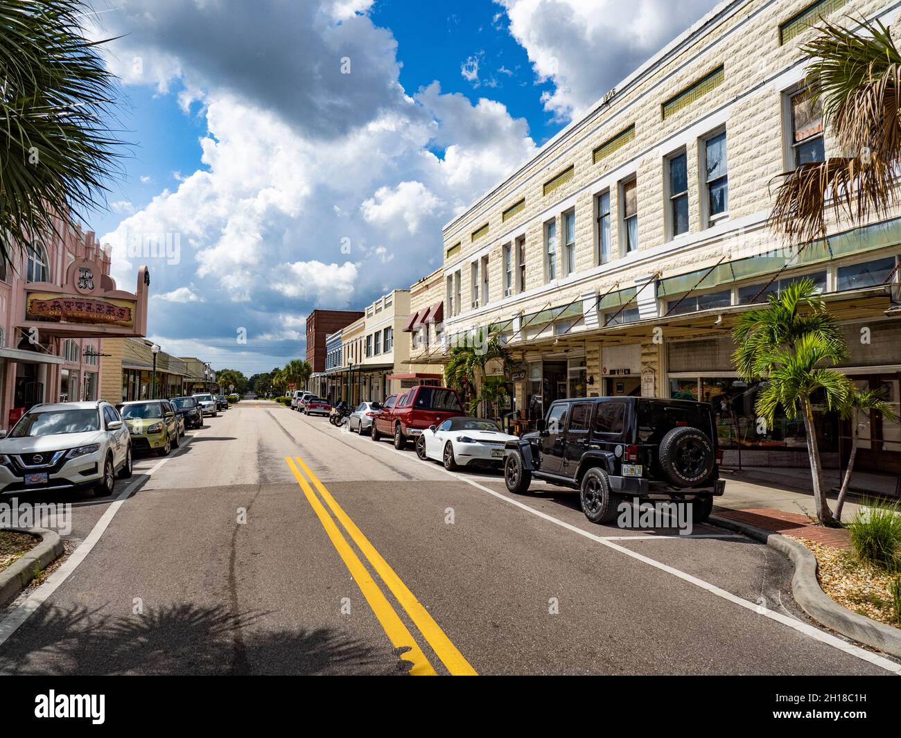 West Oak Street in the historic antique shopping district of Arcadia