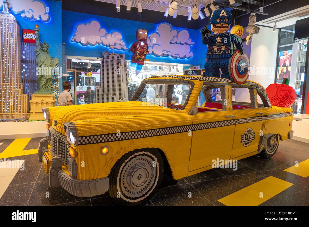 LEGO Toy Store, Rockefeller center, 2021, NYC, USA Stock Photo Alamy