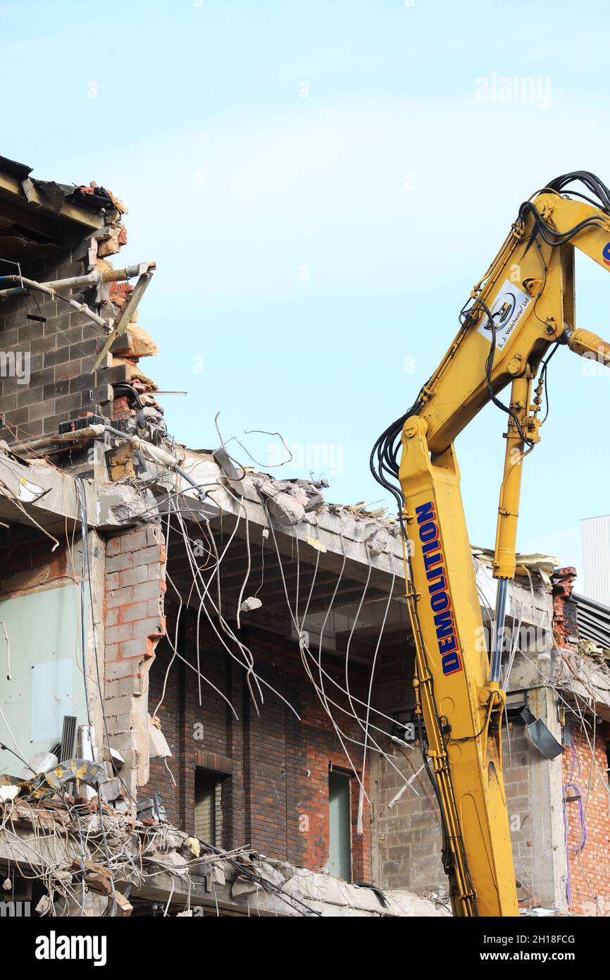 Demolition. A structure built in the 1980's is demolished in the UK Stock Photo