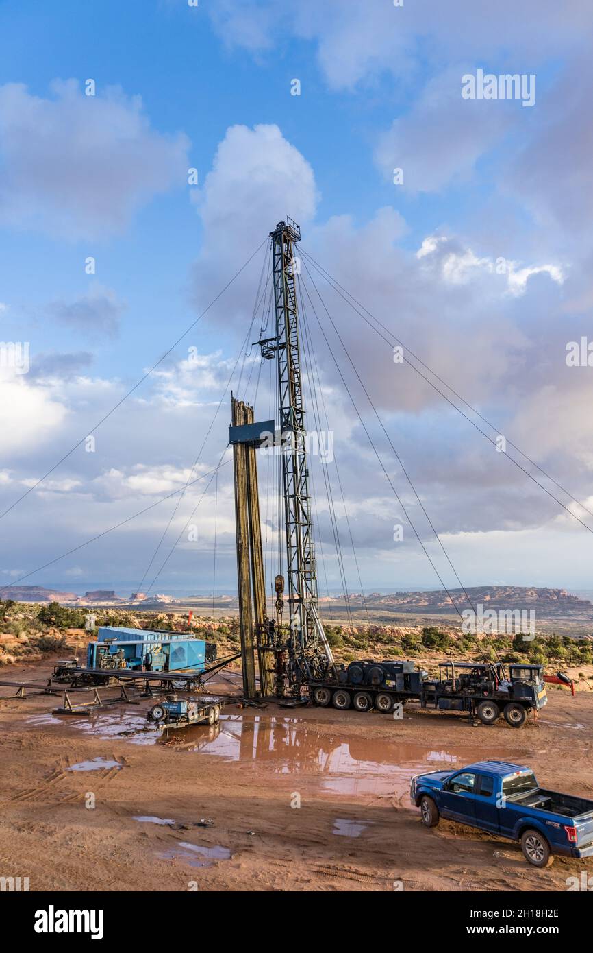 A pulling unit or workover rig on an oil well in Utah. Behind are the