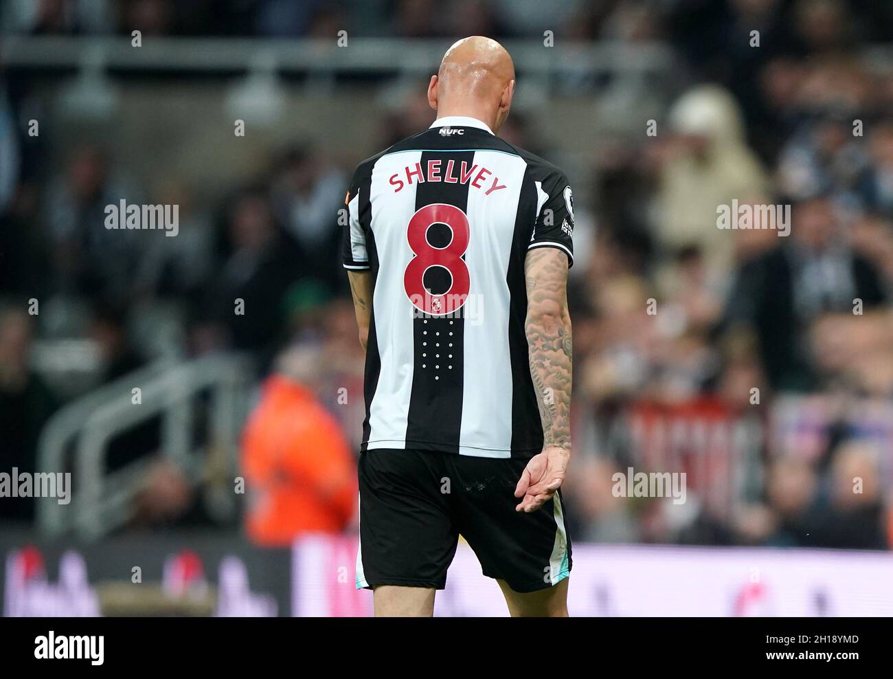 Newcastle United's Jonjo Shelvey reacts after being a red card after receiving two yellow cards during the League match at James' Park, Newcastle. Picture date: Sunday October 2021