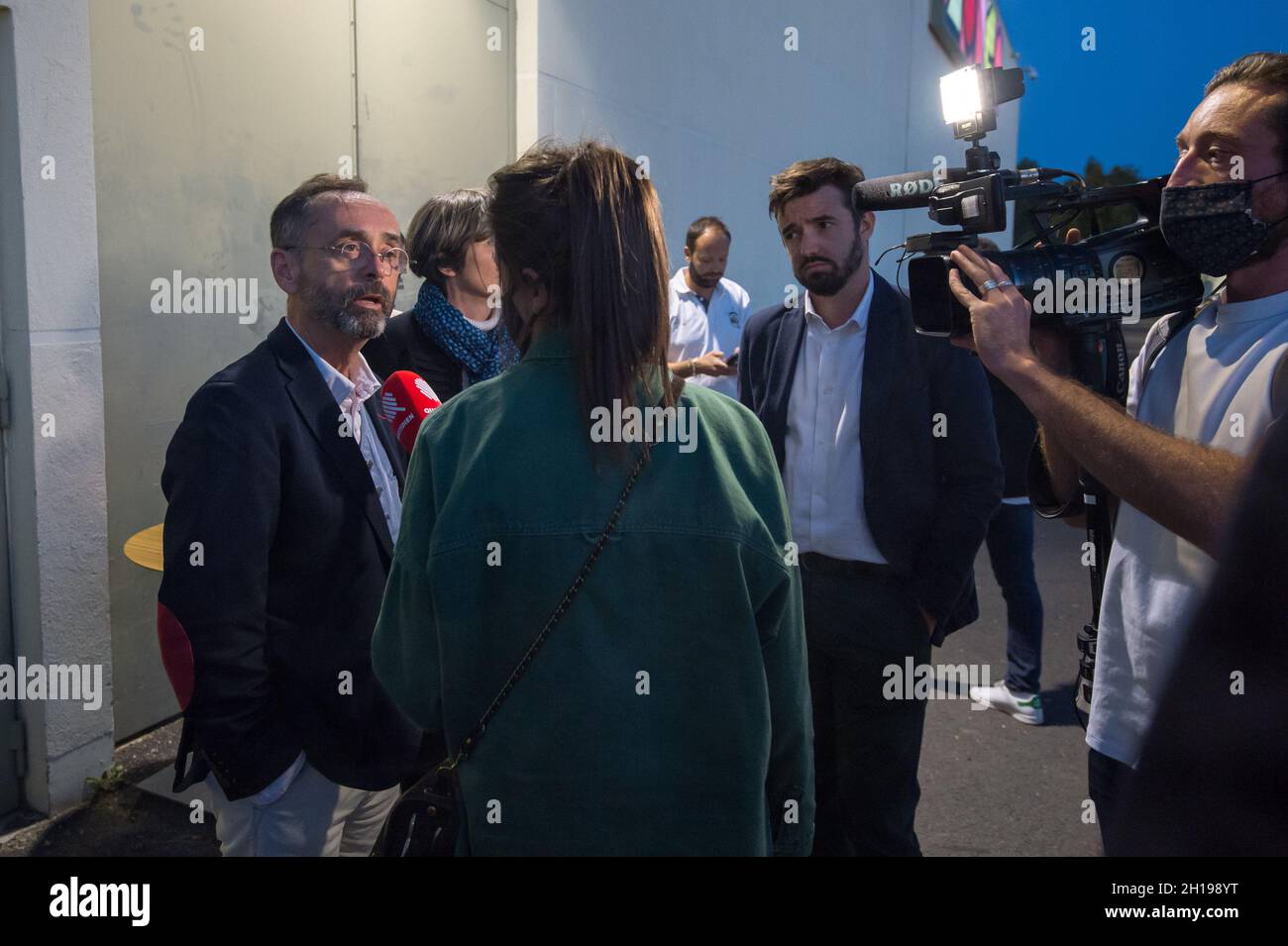 Beziers, France. 16th Oct, 2021. Robert Menard seen talking to the medias after the meeting of Eric Zemmour in Beziers.Robert Menard, close to the Rassemblement National of Marine Le Pen has invited Eric Zemmour to a dedication meeting on October 16, 2021. He insisted in his speech in a necessary alliance between Marine Le Pen and Eric Zemmour to make win the camp of the 'national right'. Credit: SOPA Images Limited/Alamy Live News Stock Photo