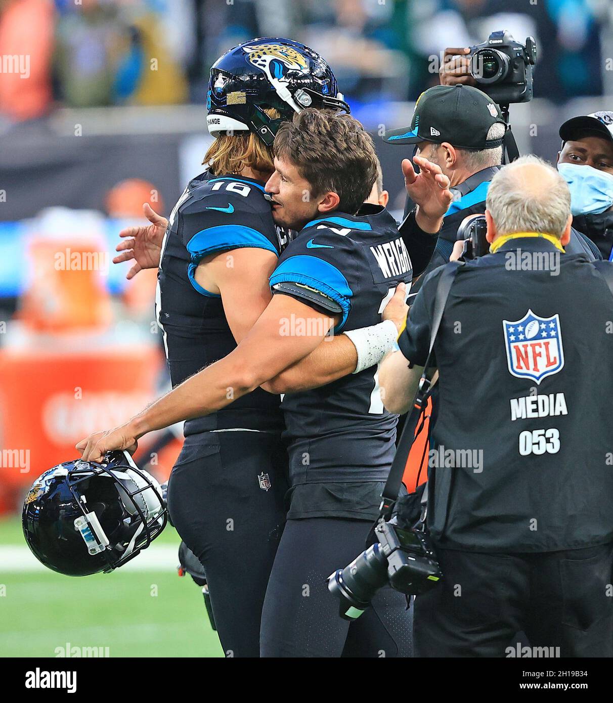 Jacksonville Jaguars kicker Matthew Wright (15) celebrates with punter  Logan Cooke (9) after his last second field goal gave them victory over the  Mia Stock Photo - Alamy