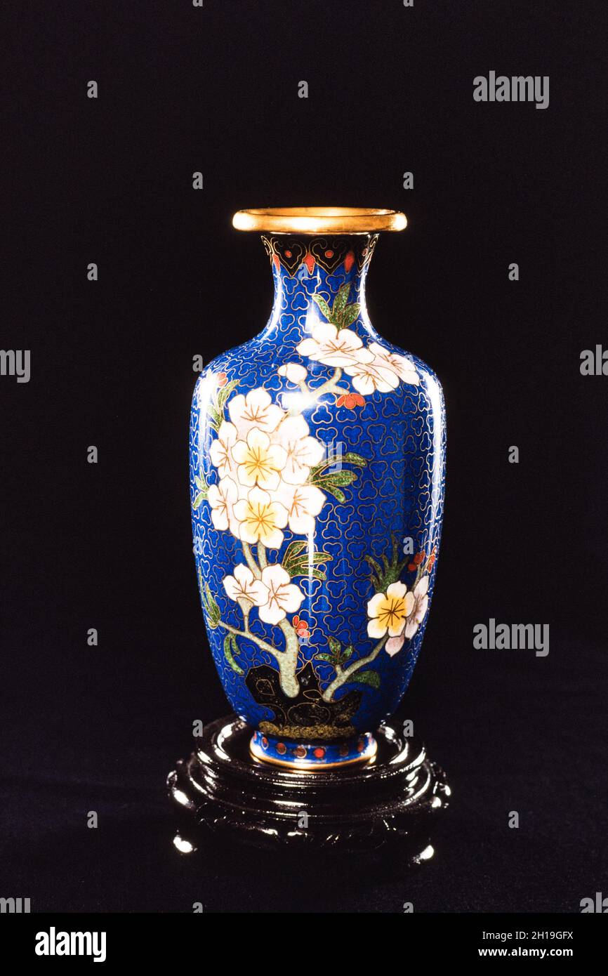 A finished cloisonne vase showing the gold electroplated edges of the cloisons.  Beijing, China. Stock Photo