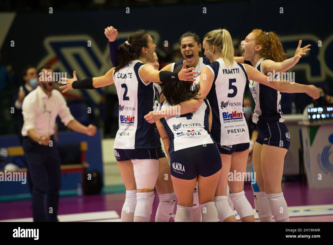 exultation players Chieri '76 during Vero Volley Monza vs Reale Mutua Fenera Chieri, Volleyball Italian Serie A1 Women match in Monza (MB), Italy, October 17 2021 Stock Photo