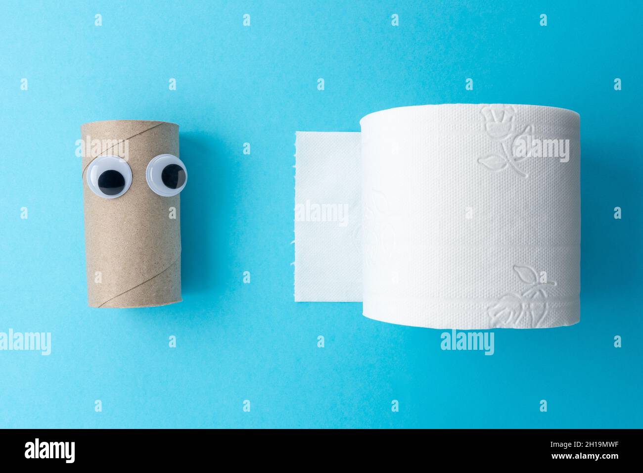 Paper roll craft hi-res stock photography and images - Alamy