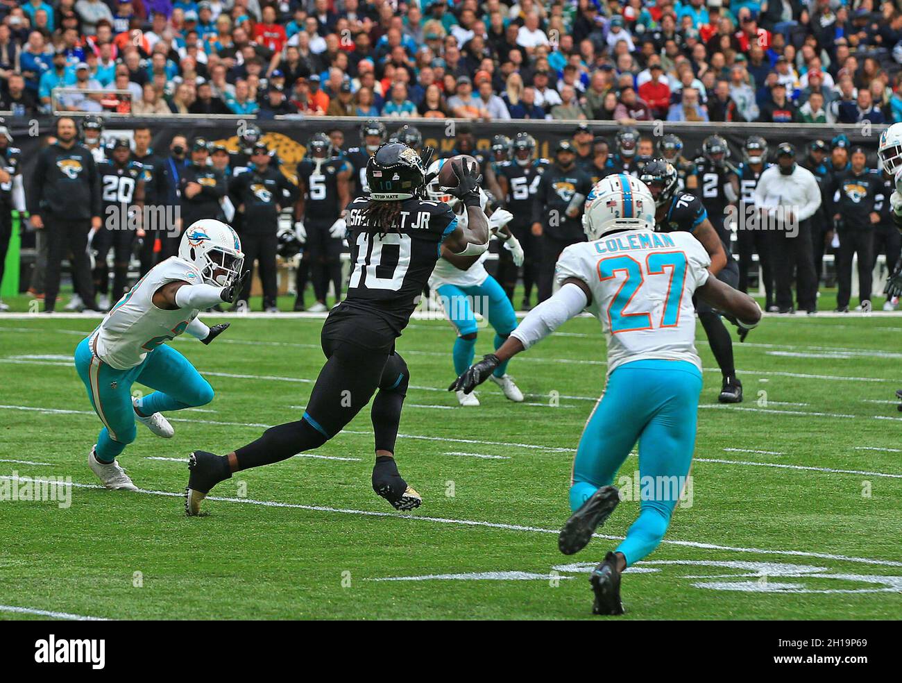 Jacksonville Jaguars' Laviska Shenault Jr. (10) runs during the second half  of an NFL football game against the Cincinnati Bengals, Thursday, Sept. 30,  2021, in Cincinnati. (AP Photo/Michael Conroy Stock Photo - Alamy