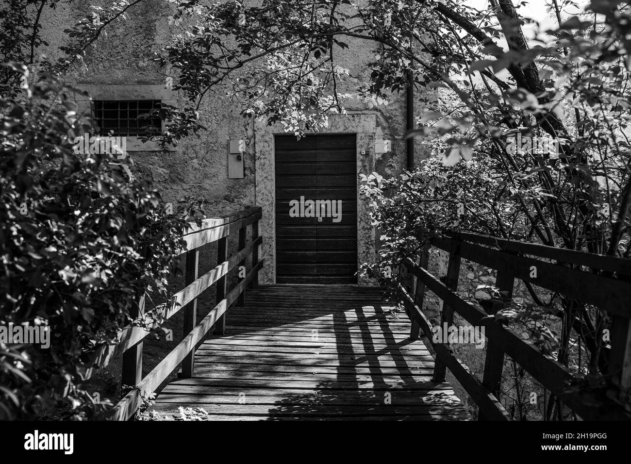 Entrance path going building Black and White Stock Photos & Images - Alamy