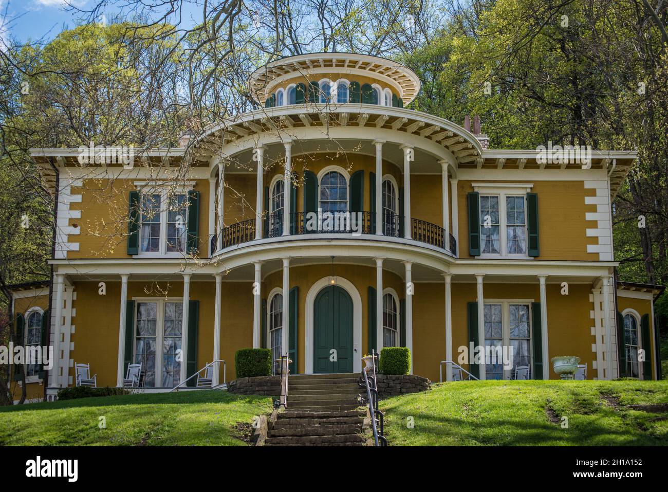 Downtown aurora historic district hires stock photography and images