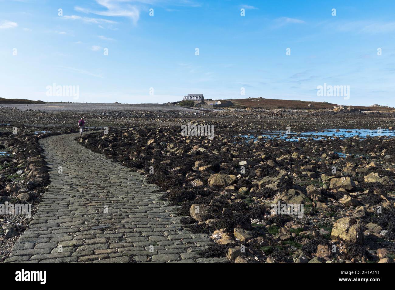 dh  LIHOU ISLAND GUERNSEY Causeway to islands building Stock Photo