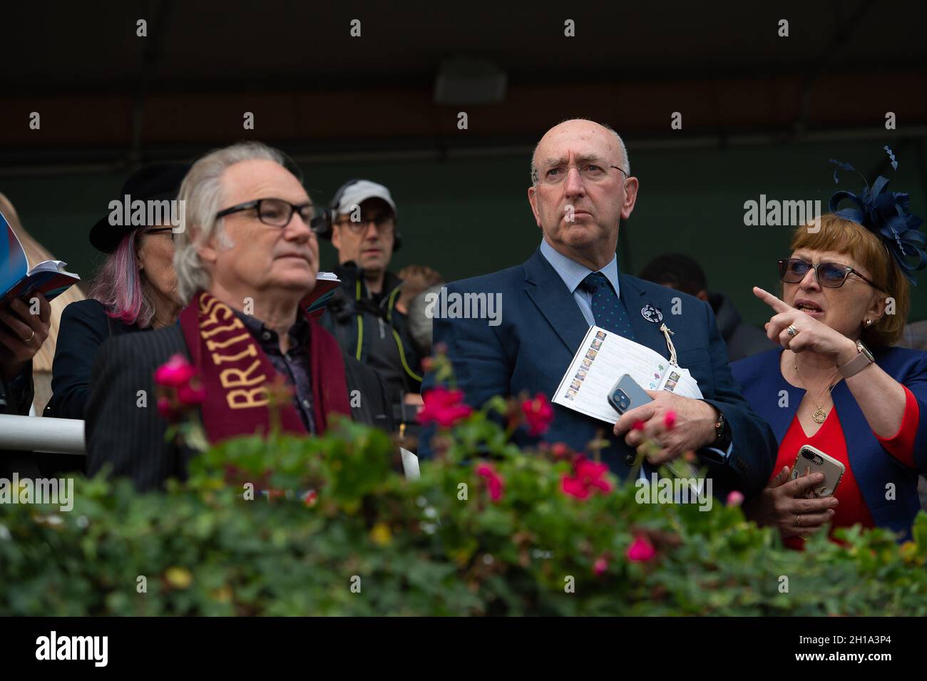 Ascot, Berkshire, UK. 16th October, 2021. A busy day for racegoers at ...