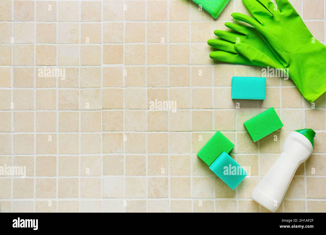 Как удалить следы фломастера с глянцевого керамогранита: эффективные методы и советы