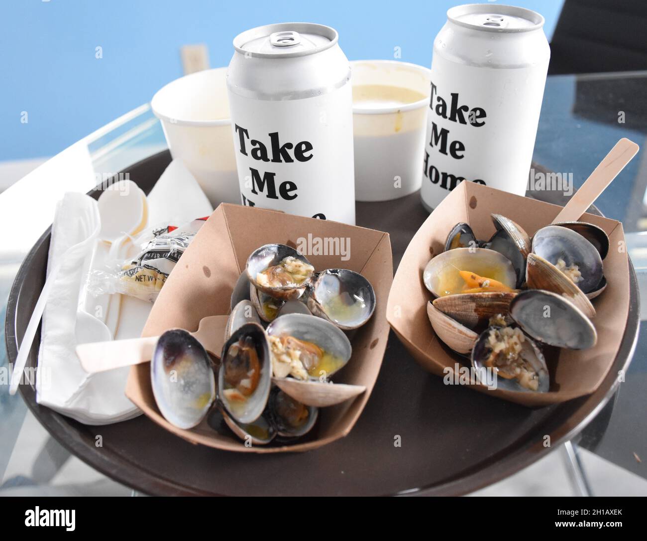 A lunch of steamed clams, chowder and white wine at Oysterville Sea