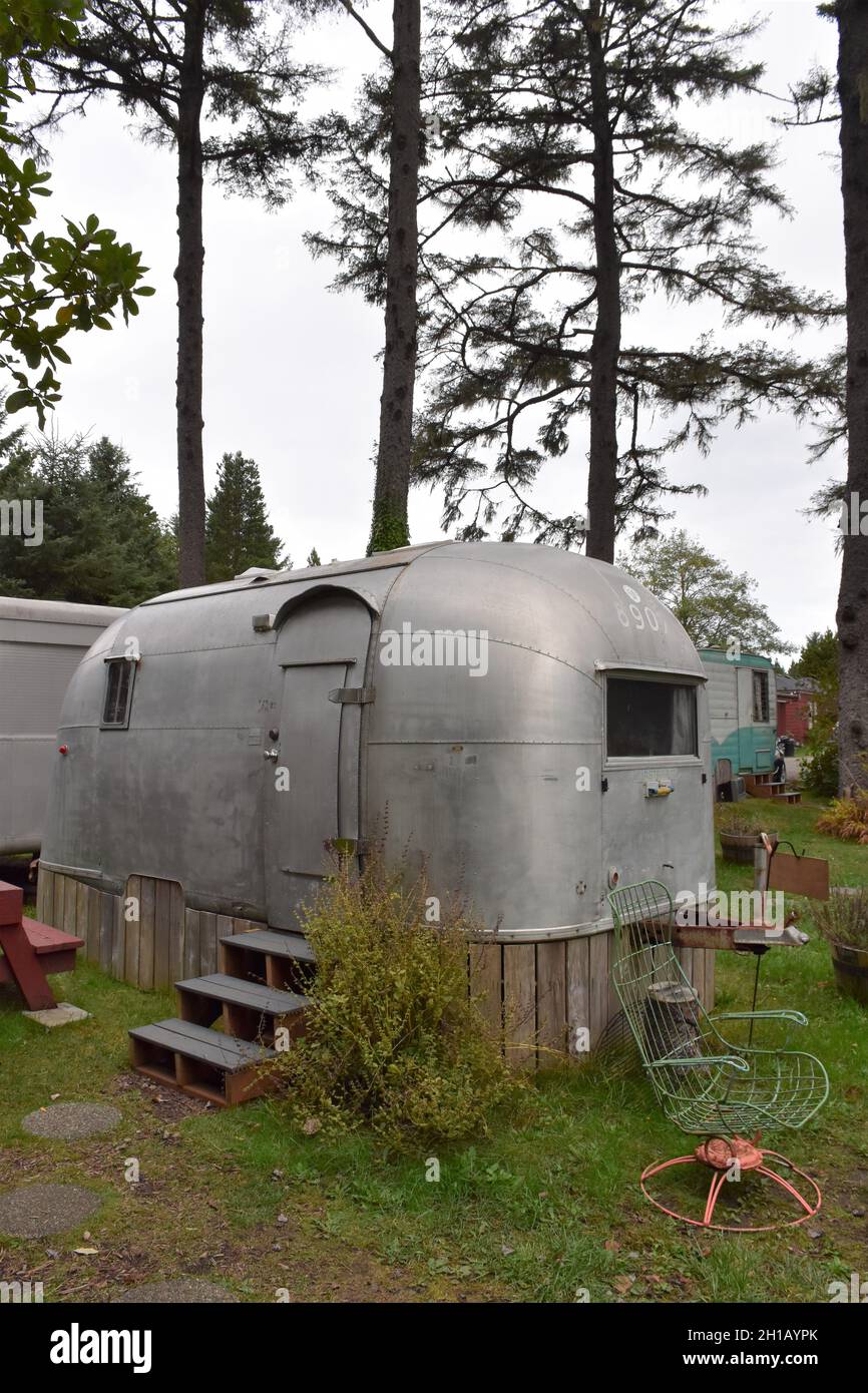 Vintage aluminium metal trailers at Sou'wester Historic Lodge & Vintage