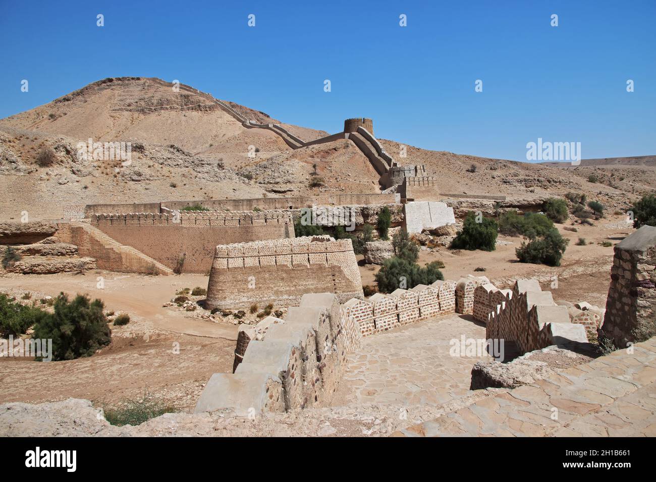 Ranikot Fort, Great Wall of Sindh, vinatge ruins in Pakistan Stock ...