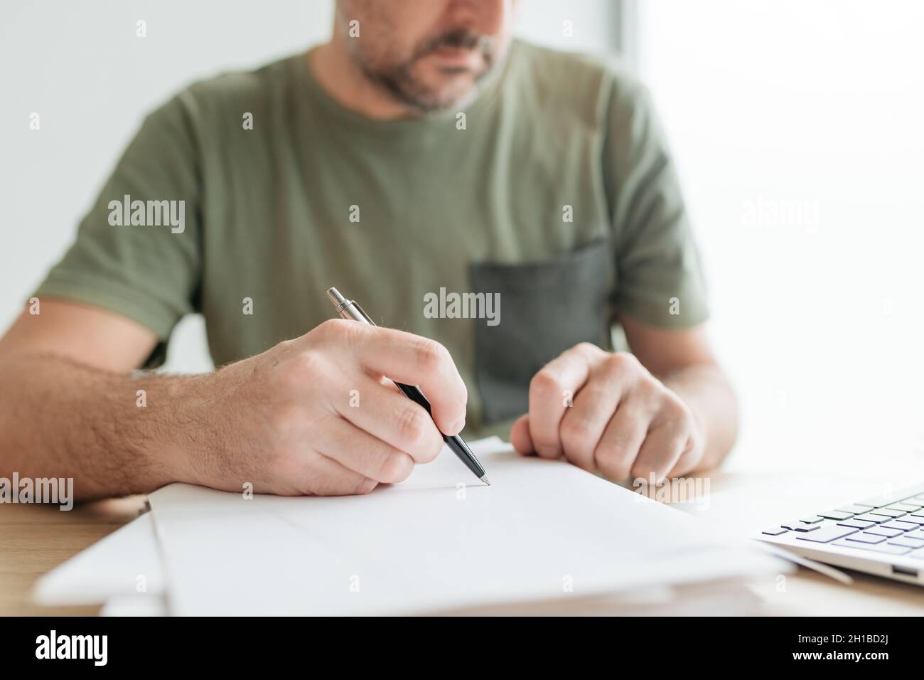 Writing an archive report hi-res stock photography and images - Alamy