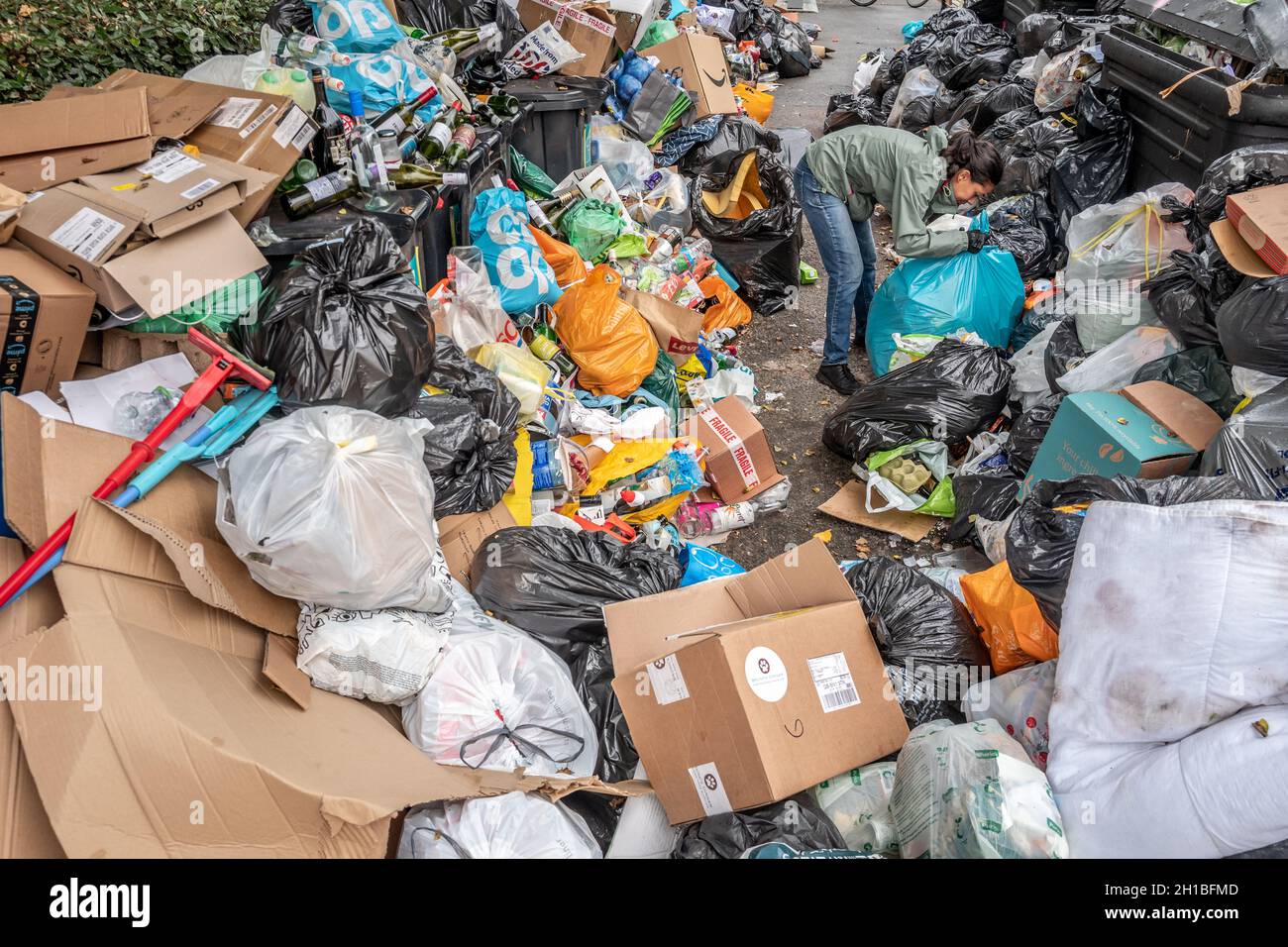 Brighton, October 16th 2021 The refuse workers' strike in Brighton is