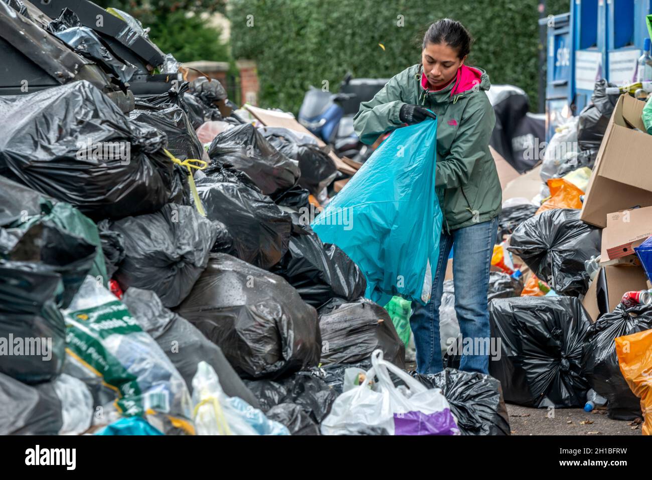 Brighton, October 16th 2021 The refuse workers' strike in Brighton is