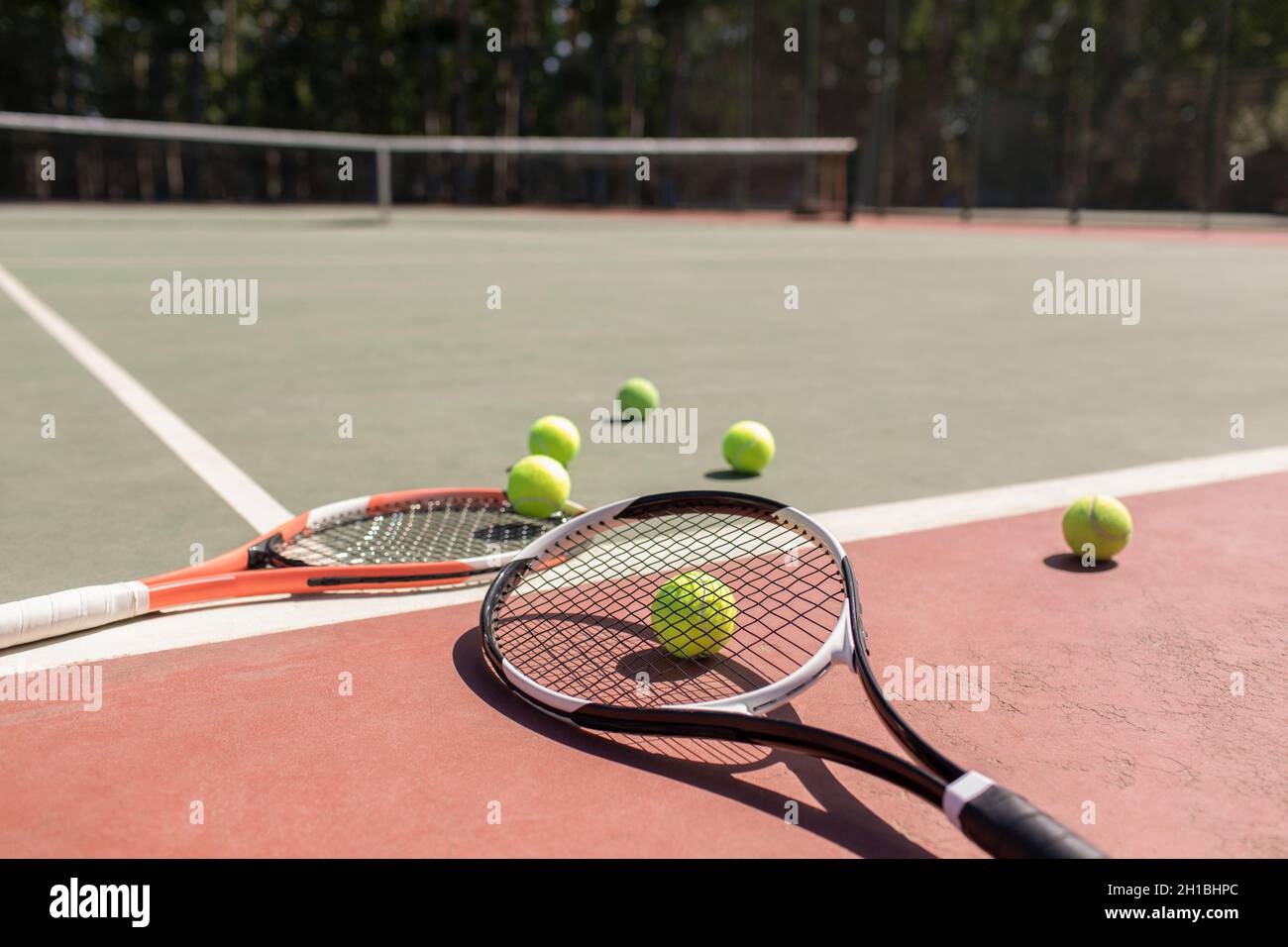 Tennis balls and tennis rackets Stock Photo Alamy