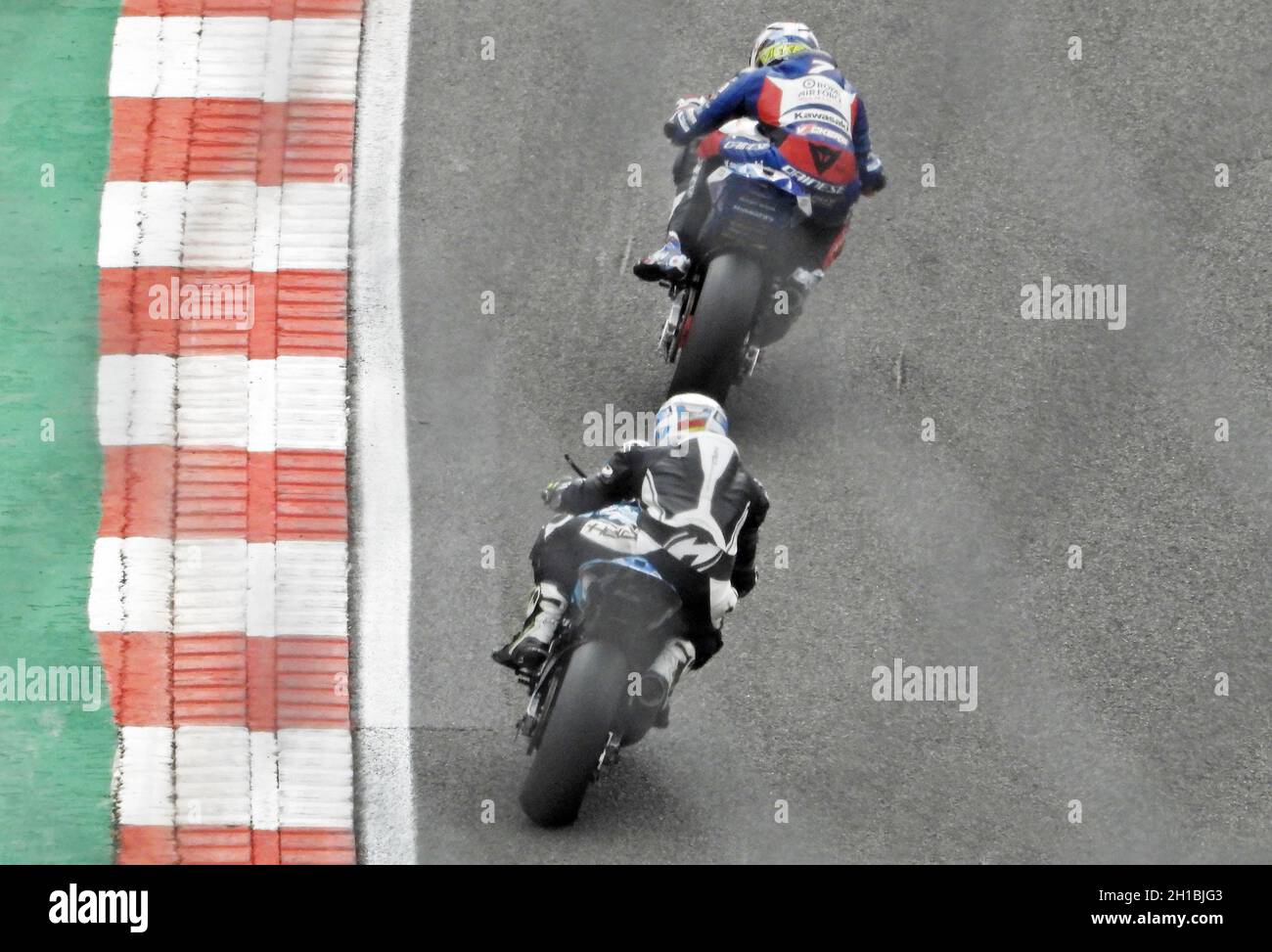 Brands Hatch Circuit Kent, UK. 17th Oct, 2021. BSB British Superbikes Final Showdown Brands Hatch Motor Racing Circuit Kent UK. Credit: Leo Mason Alamay News & Sport British Superbikes Final Credit: Leo Mason sports/Alamy Live News Stock Photo