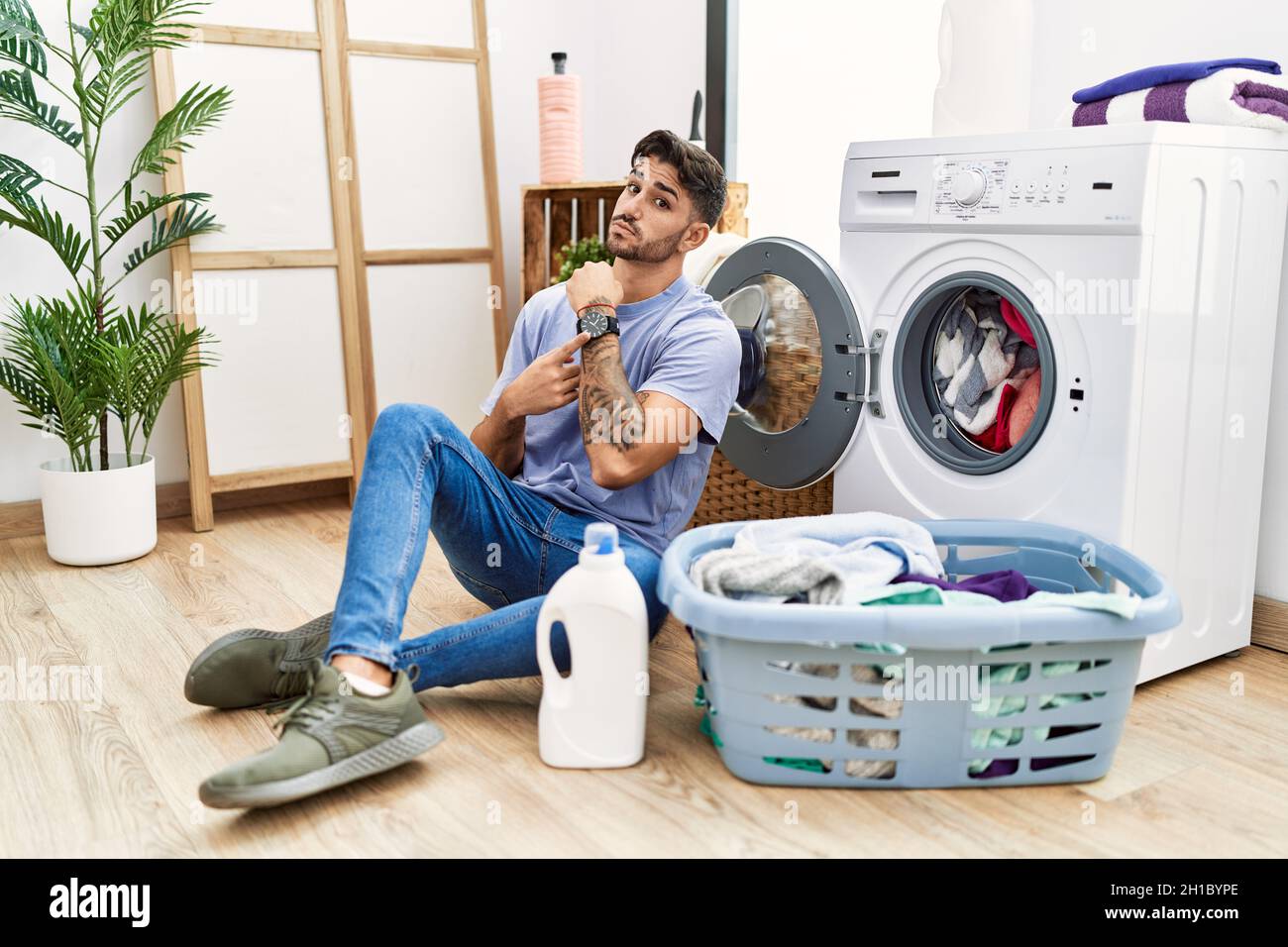 Washing machine time delay hi-res stock photography and images - Alamy