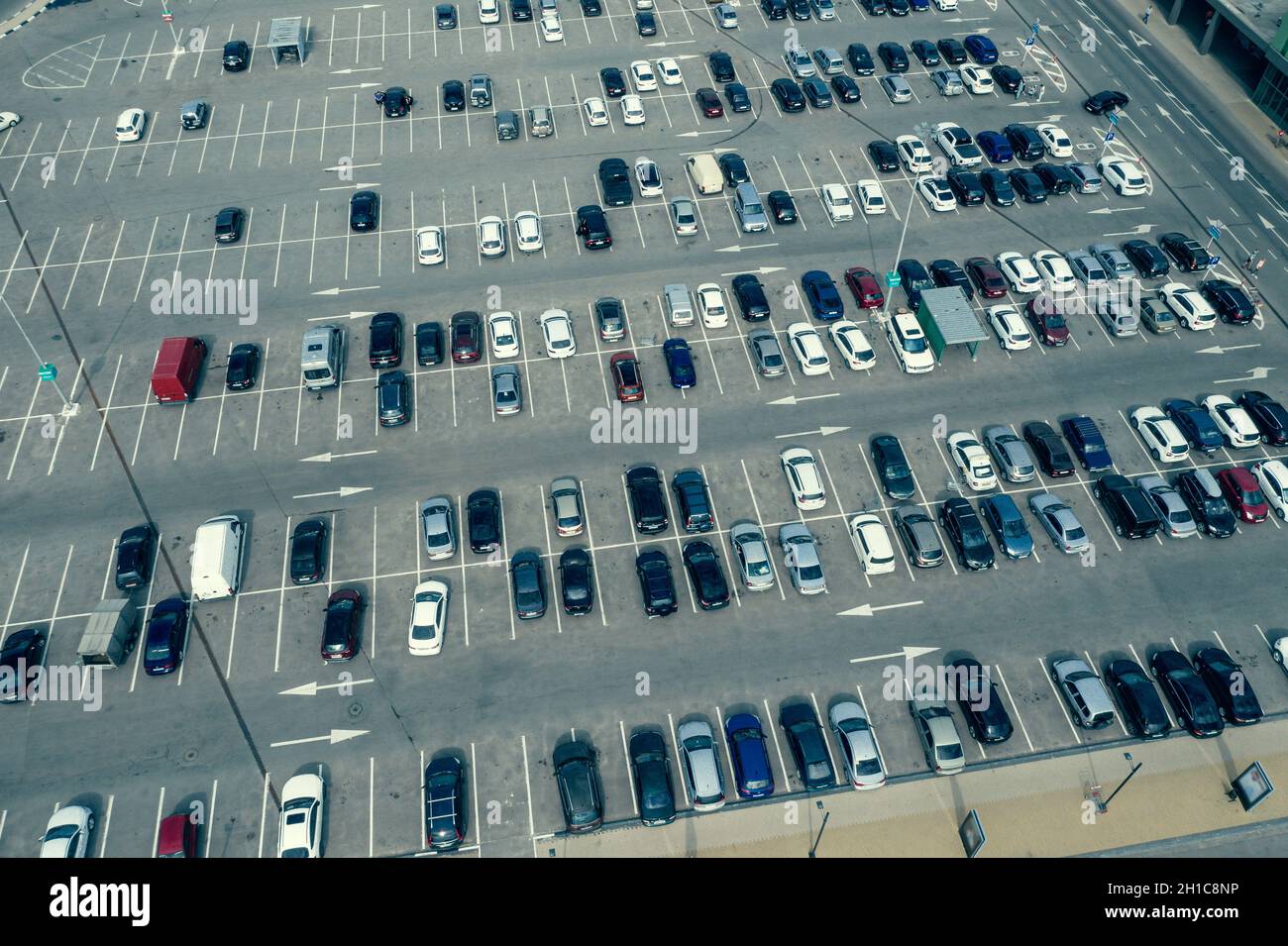 Parking aerial park shopping mall hi-res stock photography and images ...