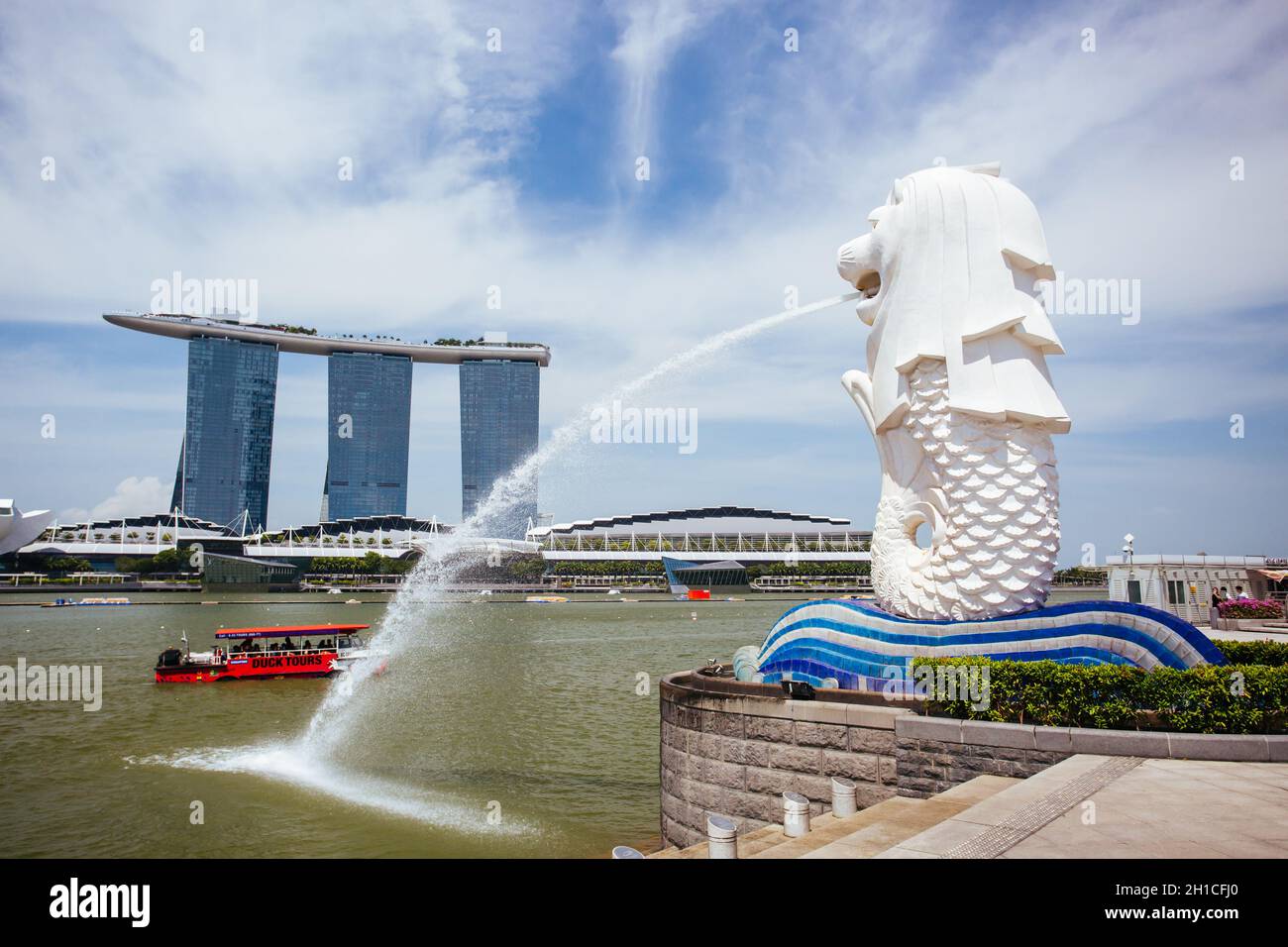 Marina Bay Sands and Merlion Display in Singapore Stock Photo - Alamy