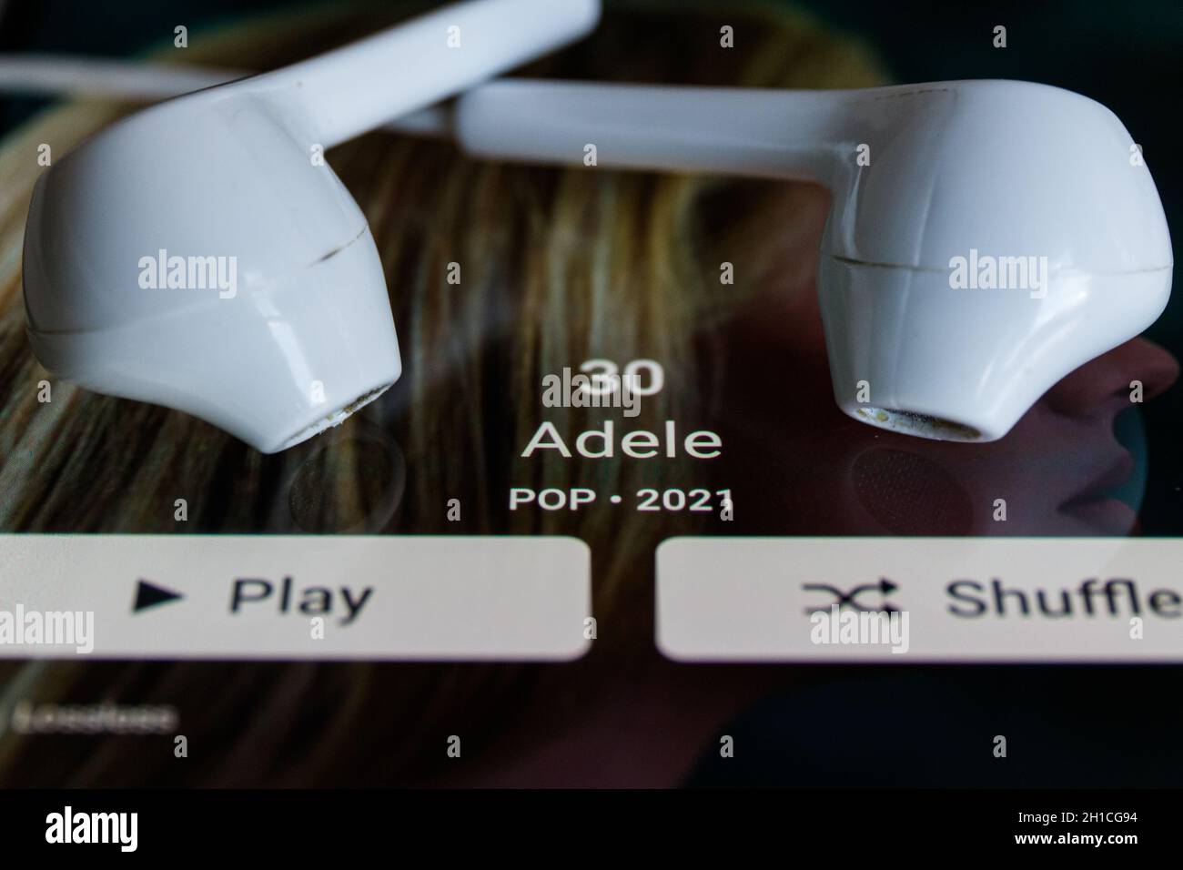 Adele 21 album record player fotografías e imágenes de alta resolución -  Alamy