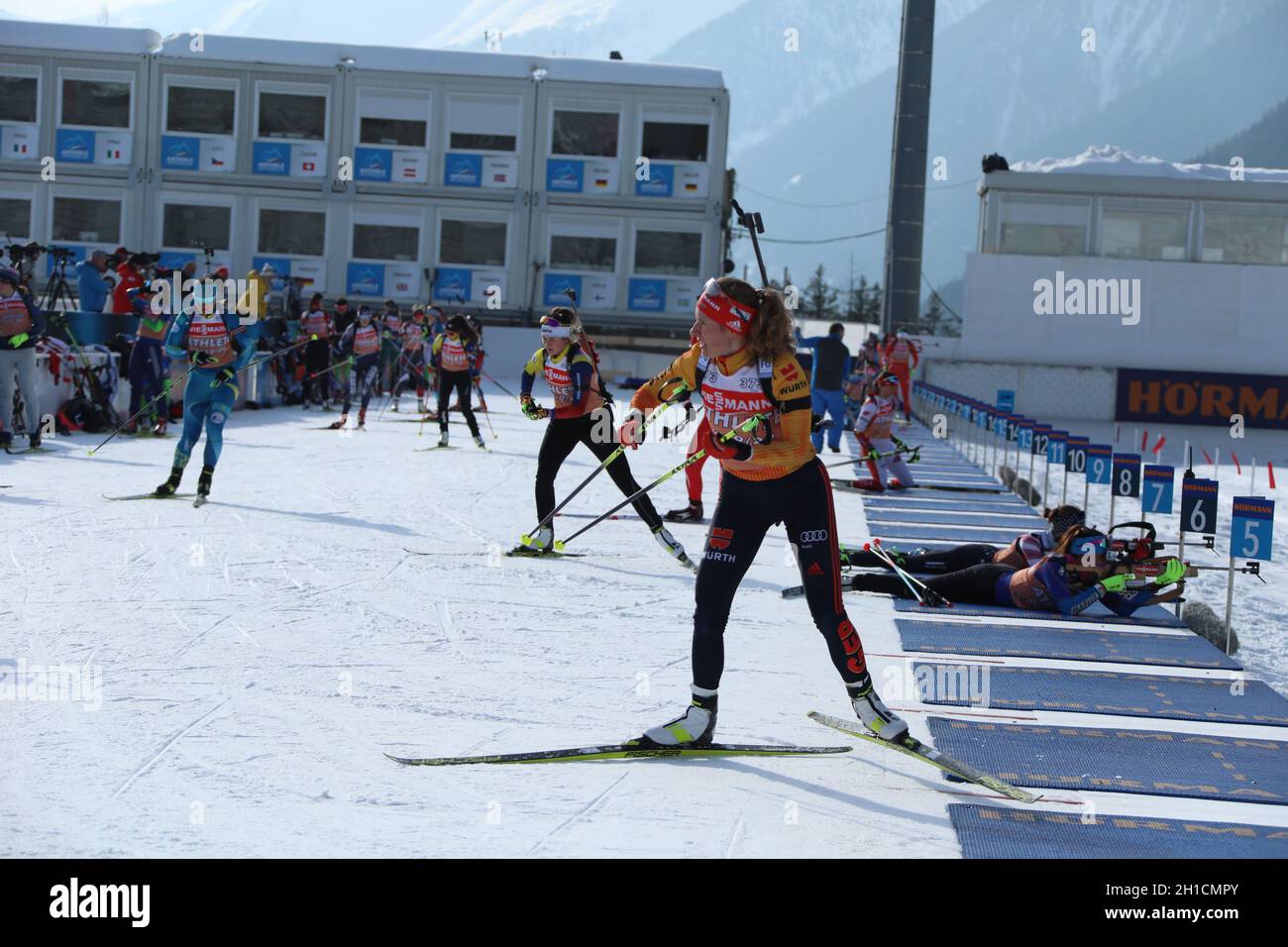 Janina Hettich (SC Schönwald) verlässt den Schießstand, beim Training während der  IBU Biathlon-Weltmeisterschaft Antholz 2020 Stock Photo