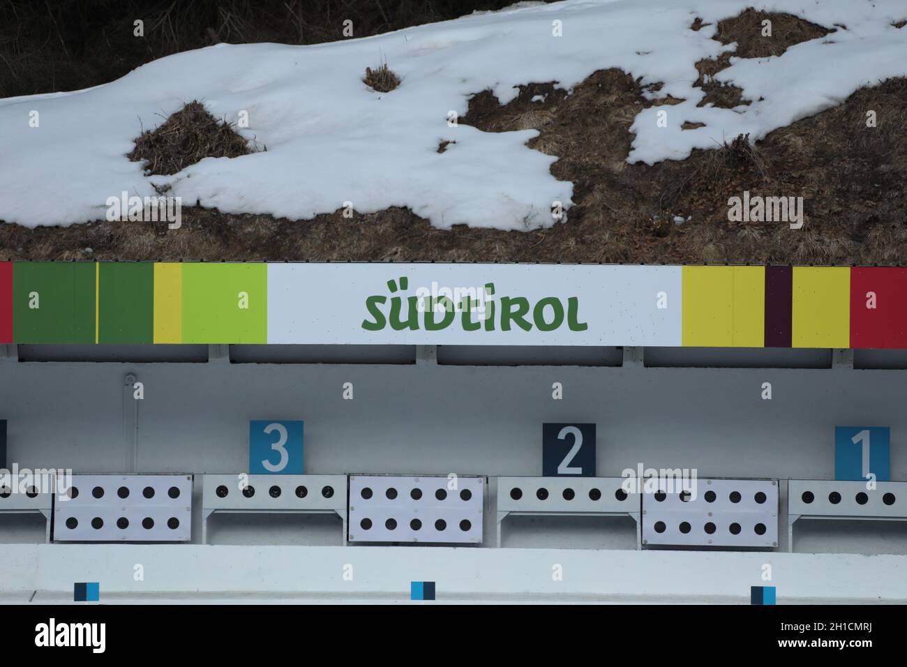 Der Schießstand der Südtirol Arena von Antholz, Austragungsort der IBU Biathlon-Weltmeisterschaft 2020 Stock Photo