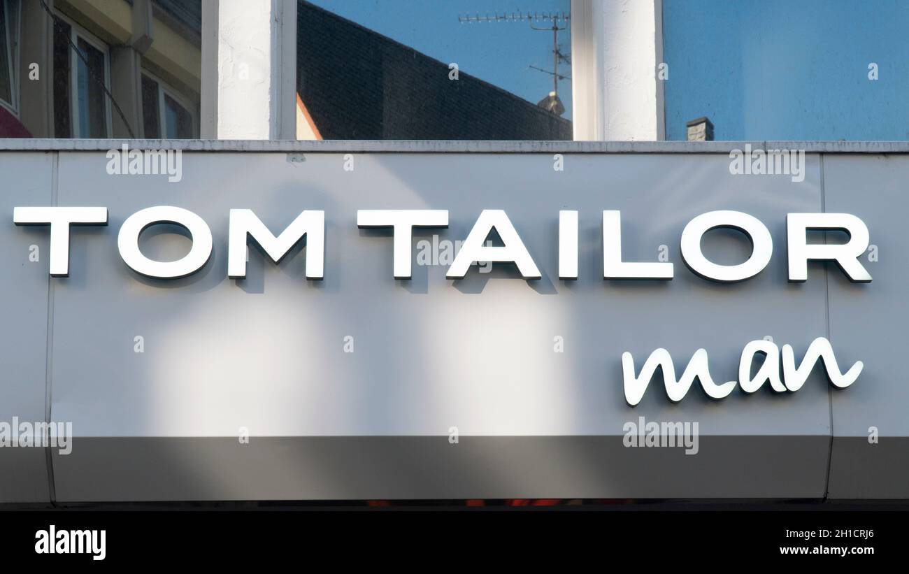 Tom tailor logo hi-res stock photography and images - Alamy | Steppwesten