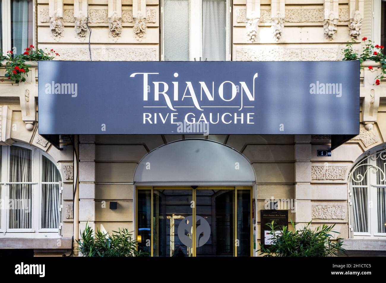 Trianon hotel entrance hi-res stock photography and images - Alamy
