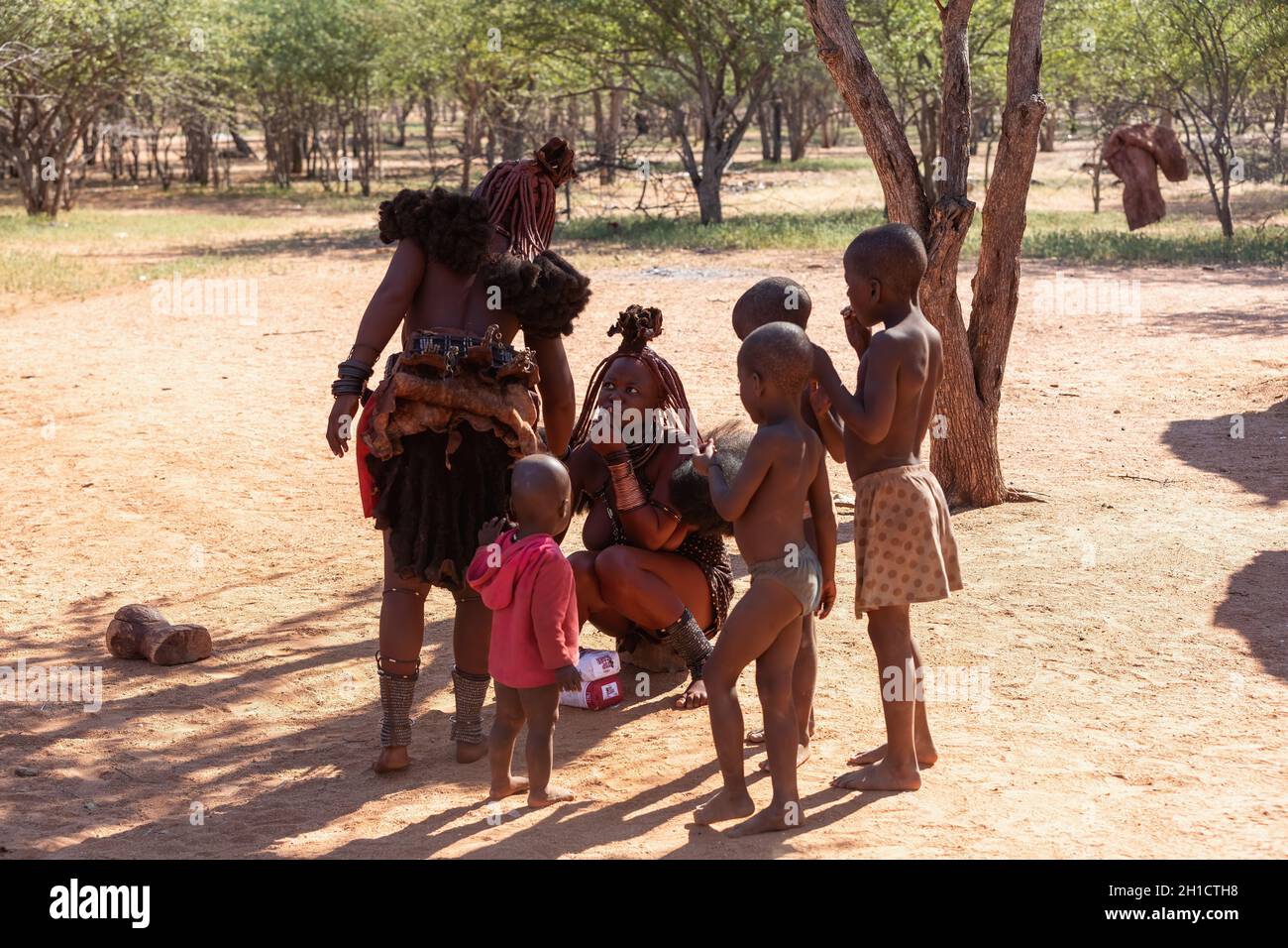 Himba tribe woman hi-res stock photography and images - Alamy