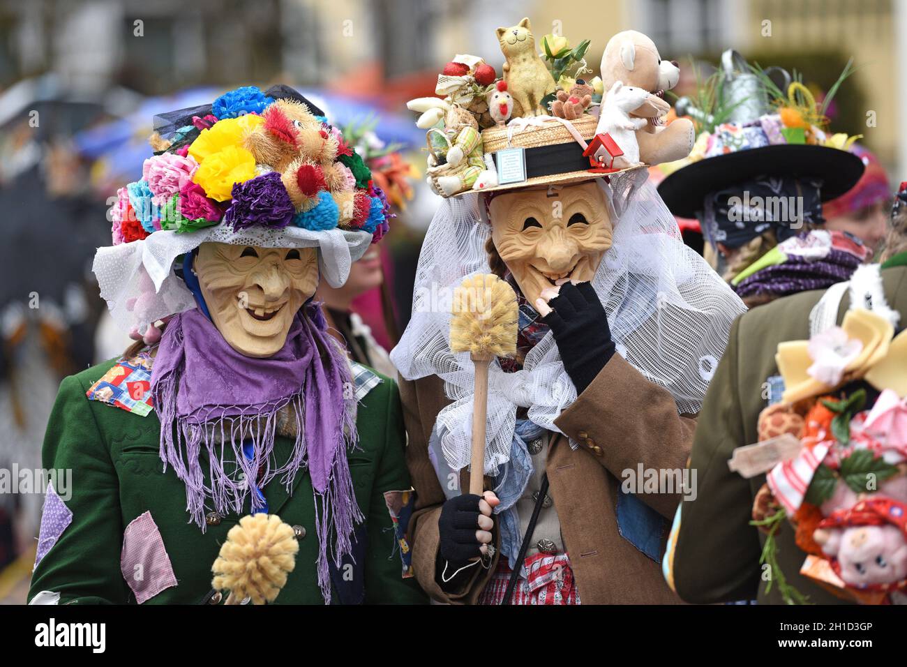 Fasching im Salzkammergut - hier wird noch richtig zünftig gefeiert - auf dem Bild der „Fetzenzug“ in Ebensee (Bezirk Gmunden, Oberösterreich, Österre Stock Photo