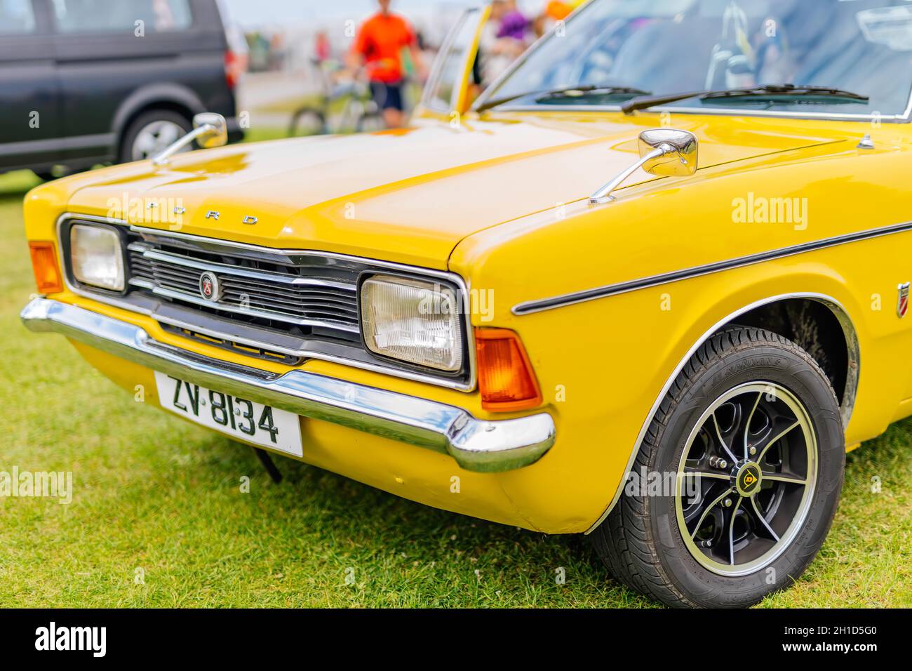 Ford cortina badge hi-res stock photography and images - Alamy