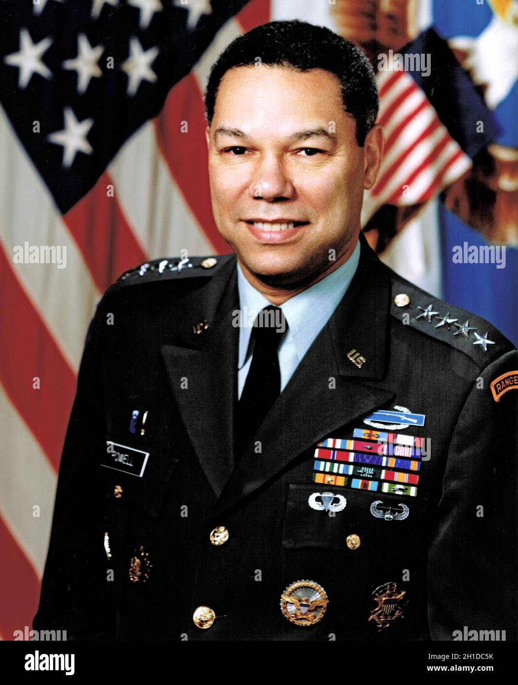 Official portrait of United States Army General Colin L. Powell