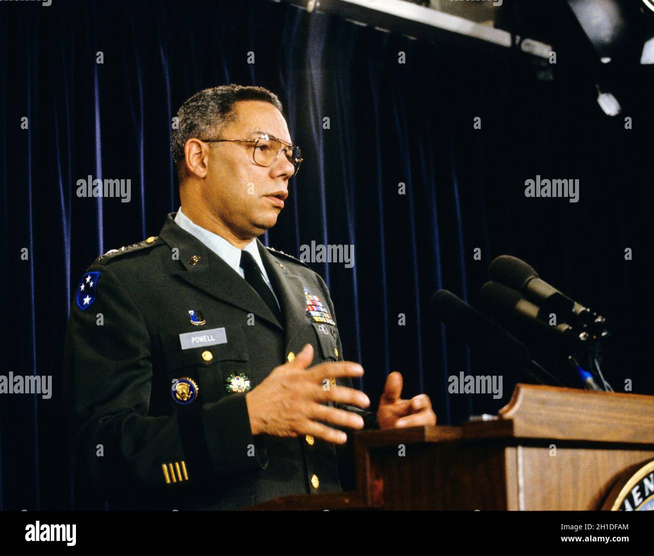 United States Army General Colin L. Powell, Chairman, Joint Chiefs of ...