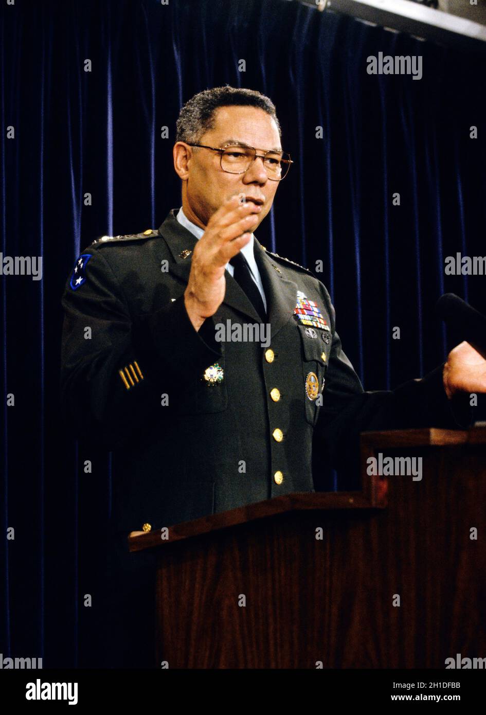 United States Army General Colin L. Powell, Chairman, Joint Chiefs of ...