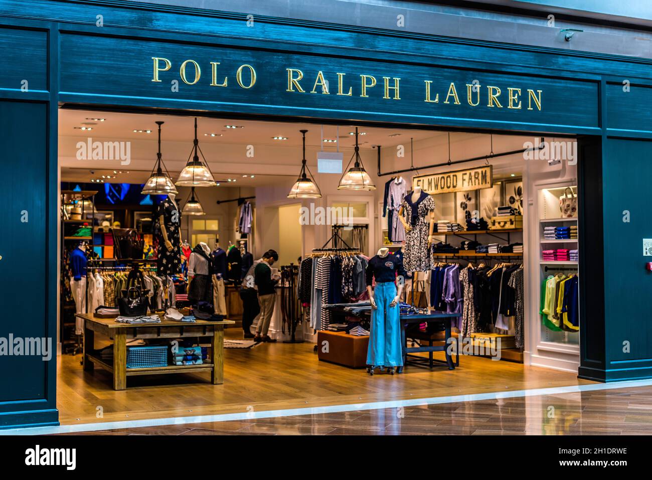 SINGAPORE - MAR 5, 2020: Front entrance to Ralph Lauren store in Singapore  shopping mall Stock Photo - Alamy