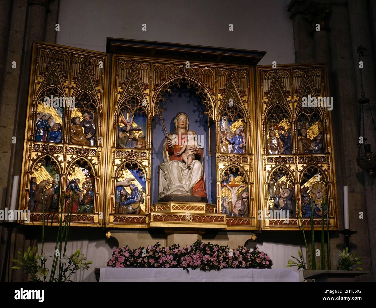 romanische Basilika St. Aposteln - Tryptychon Maria mit Jesus, Köln, Nordrhein-Westfalen, Deutschland Stock Photo